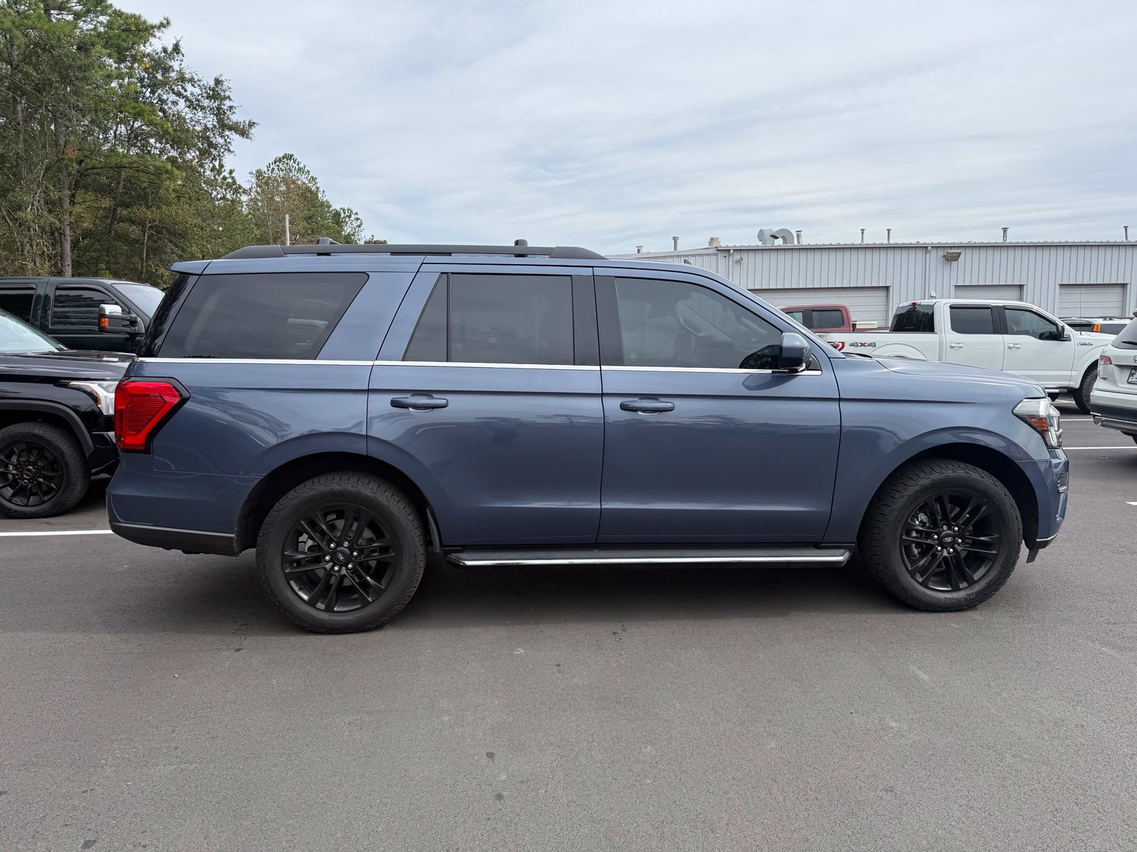Used 2022 Ford Expedition XLT RWD image 8