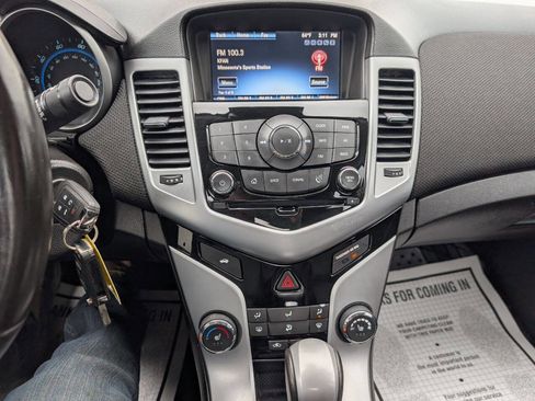 Used 2016 Chevrolet Cruze LT FWD image 15
