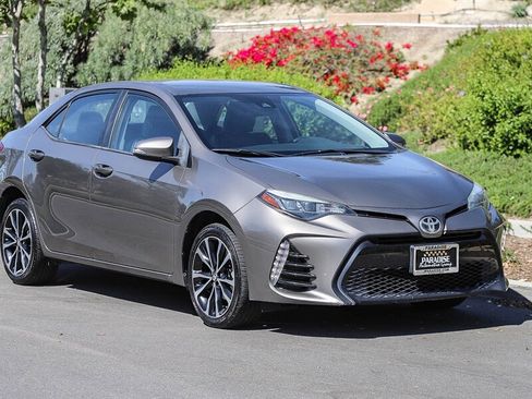 Used 2018 Toyota Corolla SE w/ Carpet Mat Package (TMS) image 8
