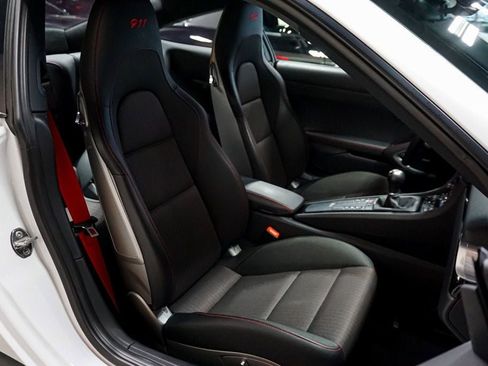 Used 2019 Porsche 911 Carrera image 37