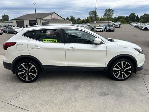 Used 2017 Nissan Rogue Sport SL w/ SL Premium Package AWD/4WD image 4