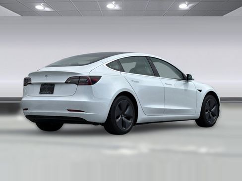 Used 2020 Tesla Model 3 Standard Range RWD image 8