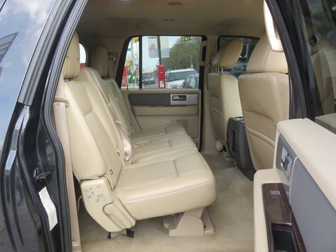 Used 2014 Ford Expedition EL XLT w/ Equipment Group 202A AWD/4WD image 21