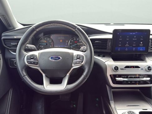 Used 2021 Ford Explorer XLT RWD image 12