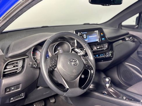 Used 2018 Toyota C-HR XLE image 25