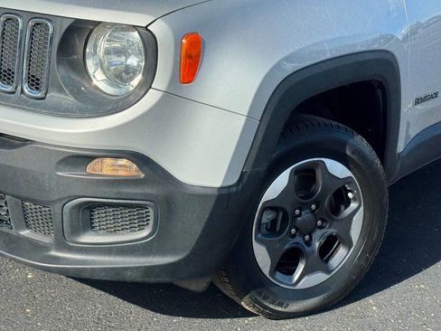 Used 2018 Jeep Renegade Sport w/ Power & Air Group image 22