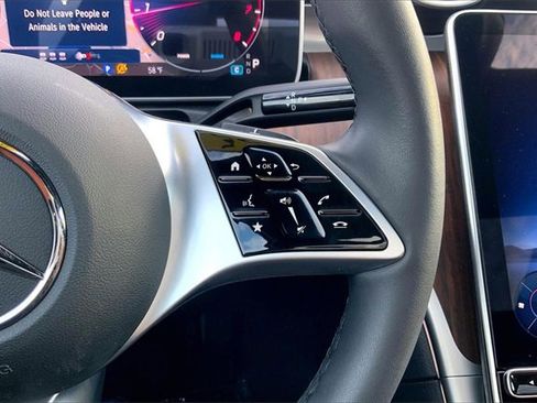 Used 2025 Mercedes-Benz C 300 4MATIC Sedan image 21