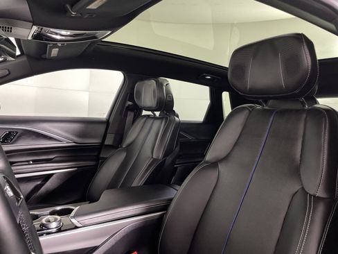 Used 2025 Cadillac Lyriq Sport image 22