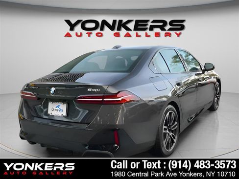 Used 2024 BMW 530i xDrive 530i xDrive image 12