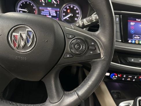 Used 2020 Buick Enclave Essence image 24