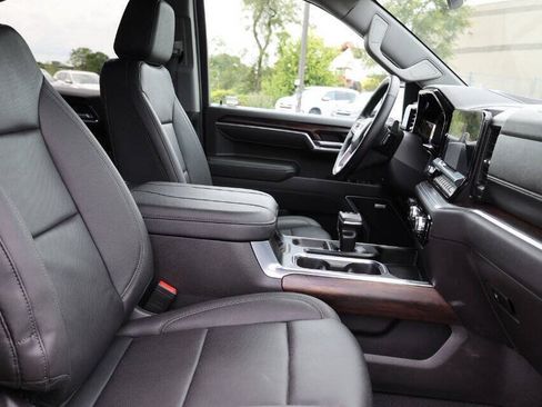 Used 2025 GMC Sierra 1500 SLT AWD/4WD image 15