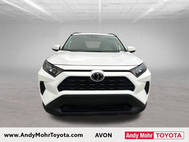 Used 2021 Toyota RAV4 LE AWD/4WD image 3