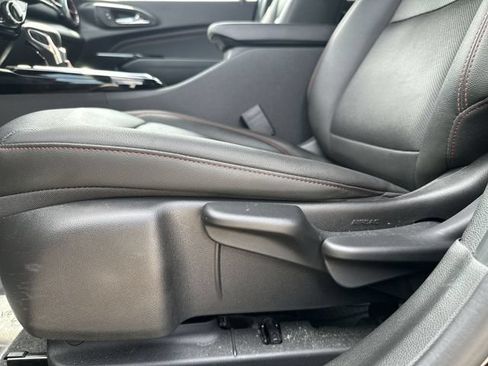 Certified 2025 Chevrolet Trax RS w/ Driver Confidence Package FWD image 15