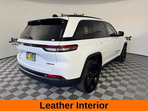 Used 2025 Jeep Grand Cherokee Limited w/ Luxury Tech Group II AWD/4WD image 7