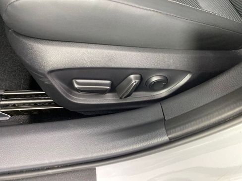 New 2025 Toyota Prius image 8