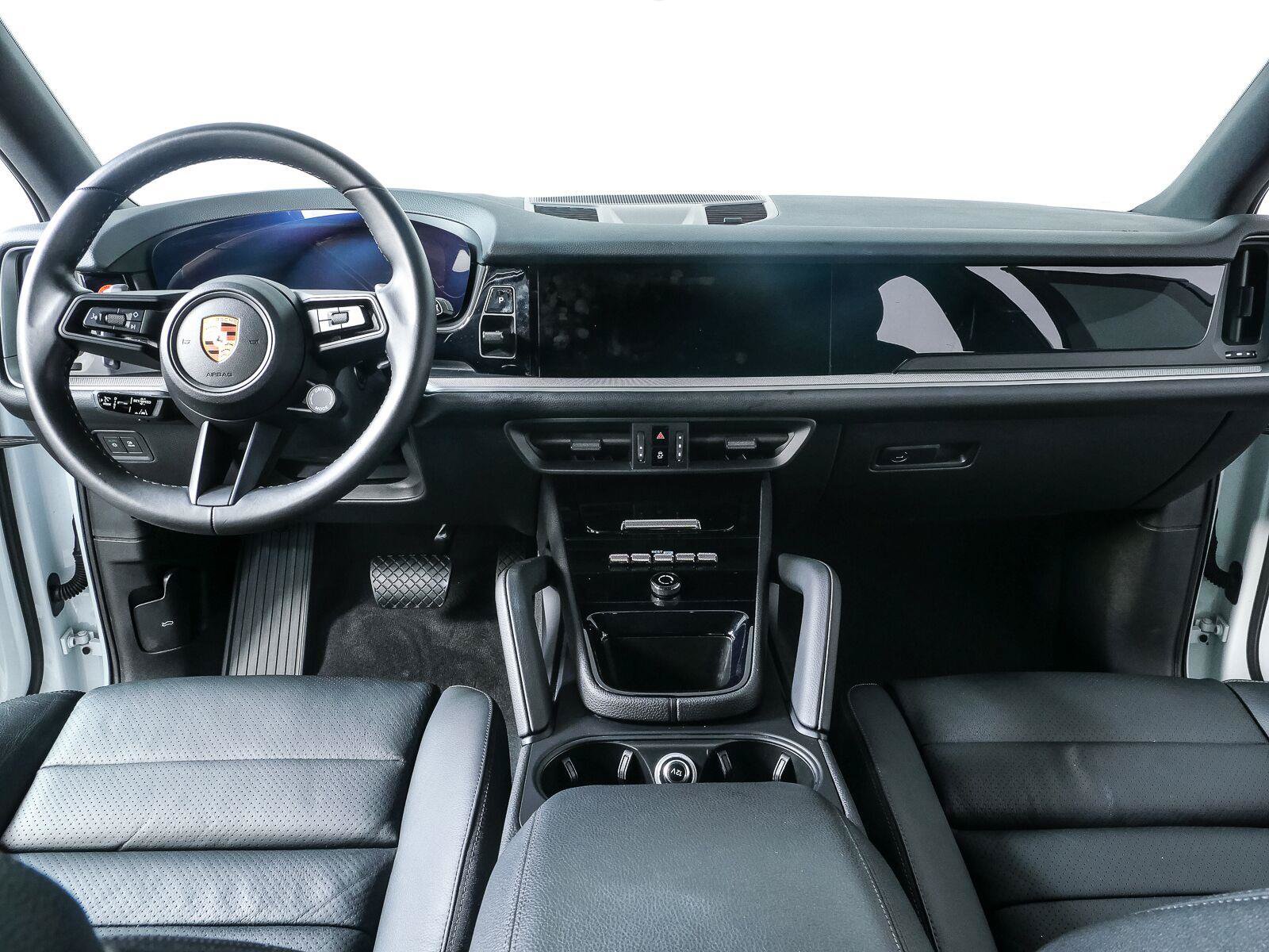 Certified 2024 Porsche Cayenne AWD/4WD image 19