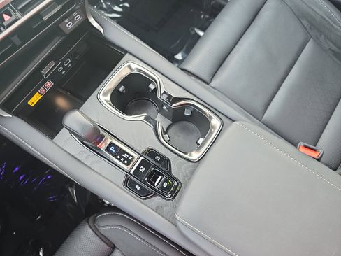 Used 2024 Lexus RX 350 w/ Luxury Package image 23