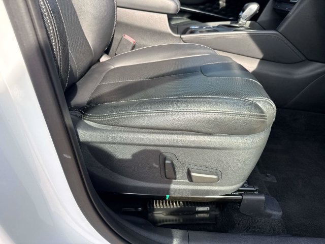 Used 2019 Hyundai Santa Fe Limited FWD image 14