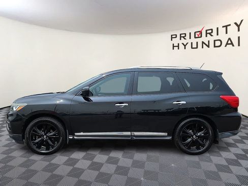 Used 2017 Nissan Pathfinder Platinum w/ Midnight Edition Package FWD image 7