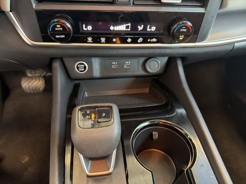Used 2023 Nissan Rogue SV AWD/4WD image 23