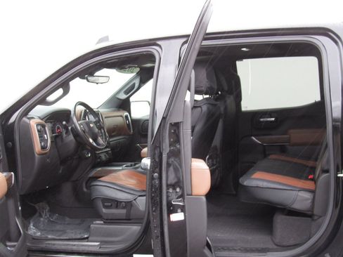 Used 2020 Chevrolet Silverado 1500 High Country image 17