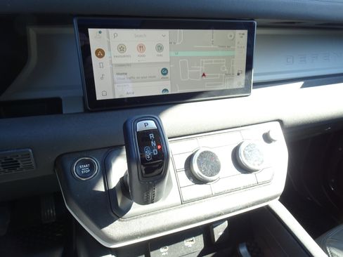 Certified 2023 Land Rover Defender 110 SE image 3