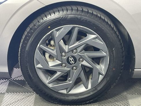 Used 2024 Hyundai Elantra SEL FWD image 10