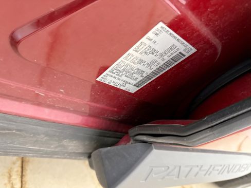 Used 2024 Nissan Pathfinder SV AWD/4WD image 11