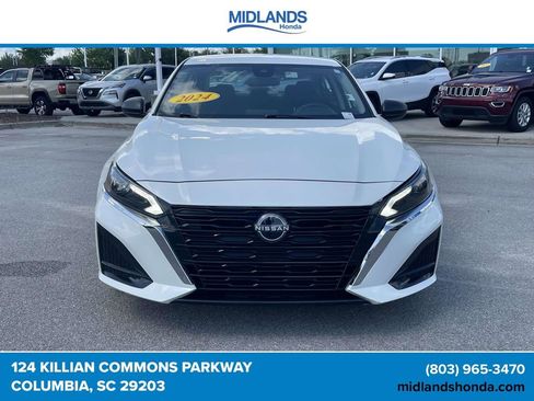 Used 2024 Nissan Altima 2.5 SV FWD image 2