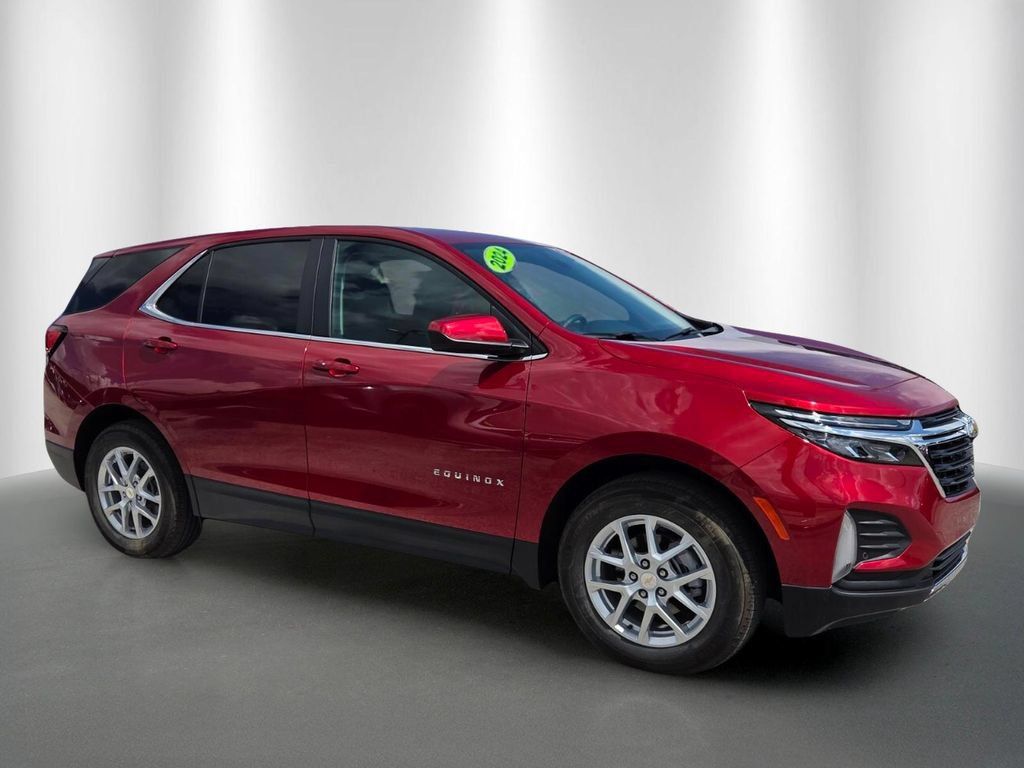 Used 2024 Chevrolet Equinox LT w/ LPO, Cargo Package FWD image 2