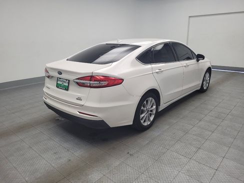 Used 2020 Ford Fusion SE image 9