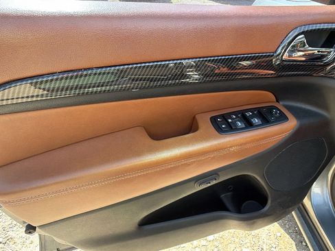 Used 2012 Jeep Grand Cherokee Overland Summit RWD image 14