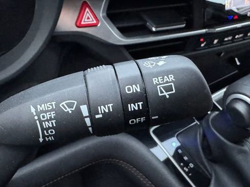 Used 2025 Toyota Sienna Limited AWD/4WD image 32