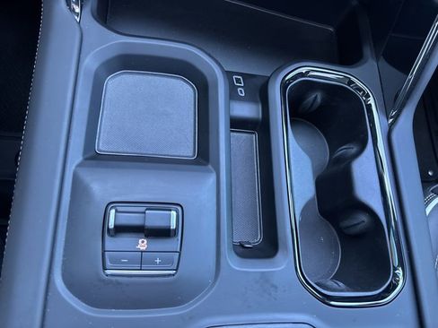 Used 2024 GMC Sierra 2500 AT4X image 45