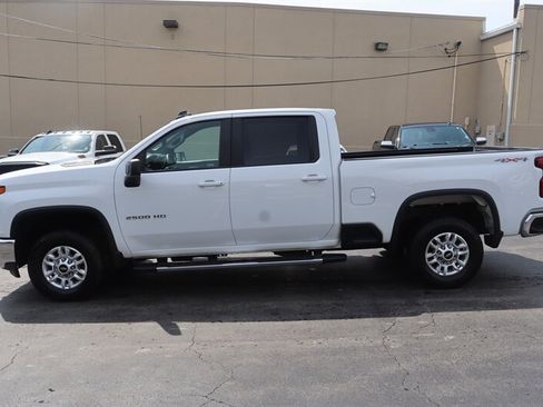 Used 2022 Chevrolet Silverado 2500 LT AWD/4WD image 4