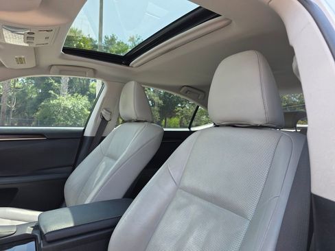 Used 2014 Lexus ES 350 w/ Luxury Package FWD image 23
