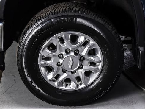 Used 2020 Chevrolet Silverado 2500 LTZ AWD/4WD image 8