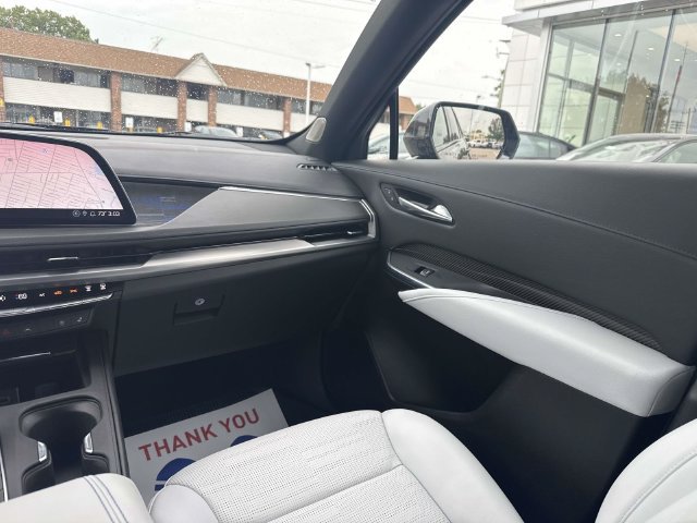 Certified 2024 Cadillac XT4 Sport AWD/4WD image 33