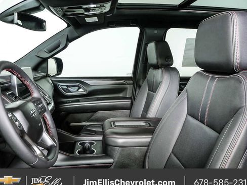 Used 2022 Chevrolet Suburban RST w/ Luxury Package image 5