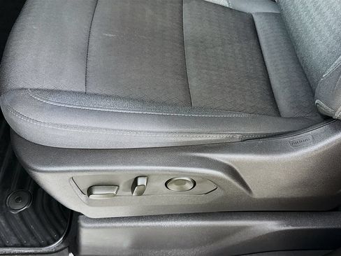 Used 2023 Chevrolet Silverado 1500 LT AWD/4WD image 21