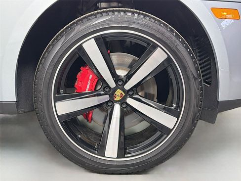 Used 2025 Porsche Macan S AWD/4WD image 14