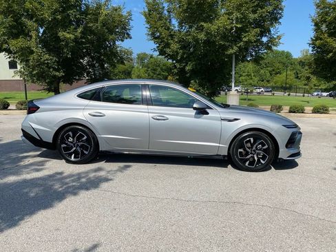 Used 2025 Hyundai Sonata SEL FWD image 9