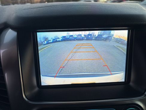 Used 2016 Chevrolet Suburban LTZ image 3