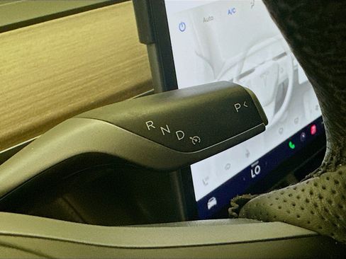 Used 2023 Tesla Model Y Long Range AWD/4WD image 24