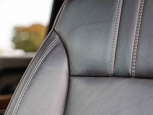 Used 2022 Chevrolet Silverado 2500 High Country w/ Safety Package II image 26