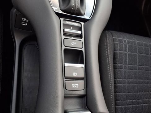 New 2026 Honda HR-V LX image 23