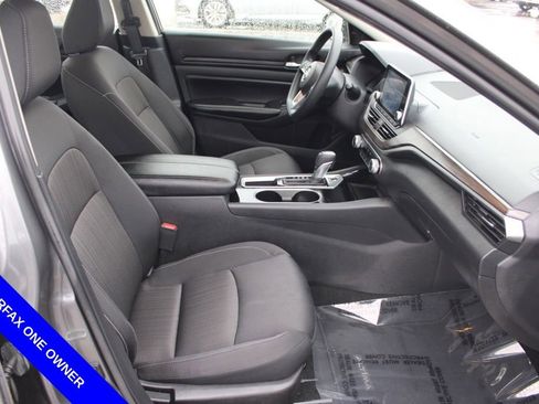 Used 2024 Nissan Altima 2.5 SV image 19