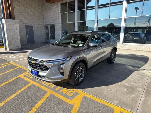 New 2026 Chevrolet Trax LT w/ Driver Confidence Package image 1