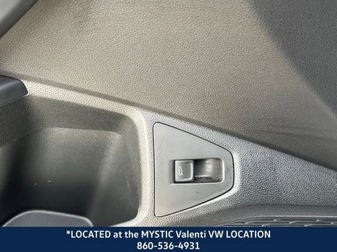 Certified 2025 Volkswagen Jetta SEL image 34