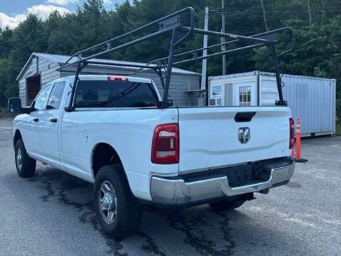 Used 2024 RAM 2500 Tradesman w/ Chrome Appearance Group AWD/4WD image 4